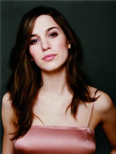Meet Christy Carlson Romano who was the voice of Kim Possible at Fanboy Expo